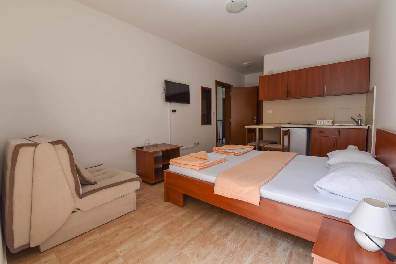 Studio Apartments 6 Palmi Budva Luaran gambar